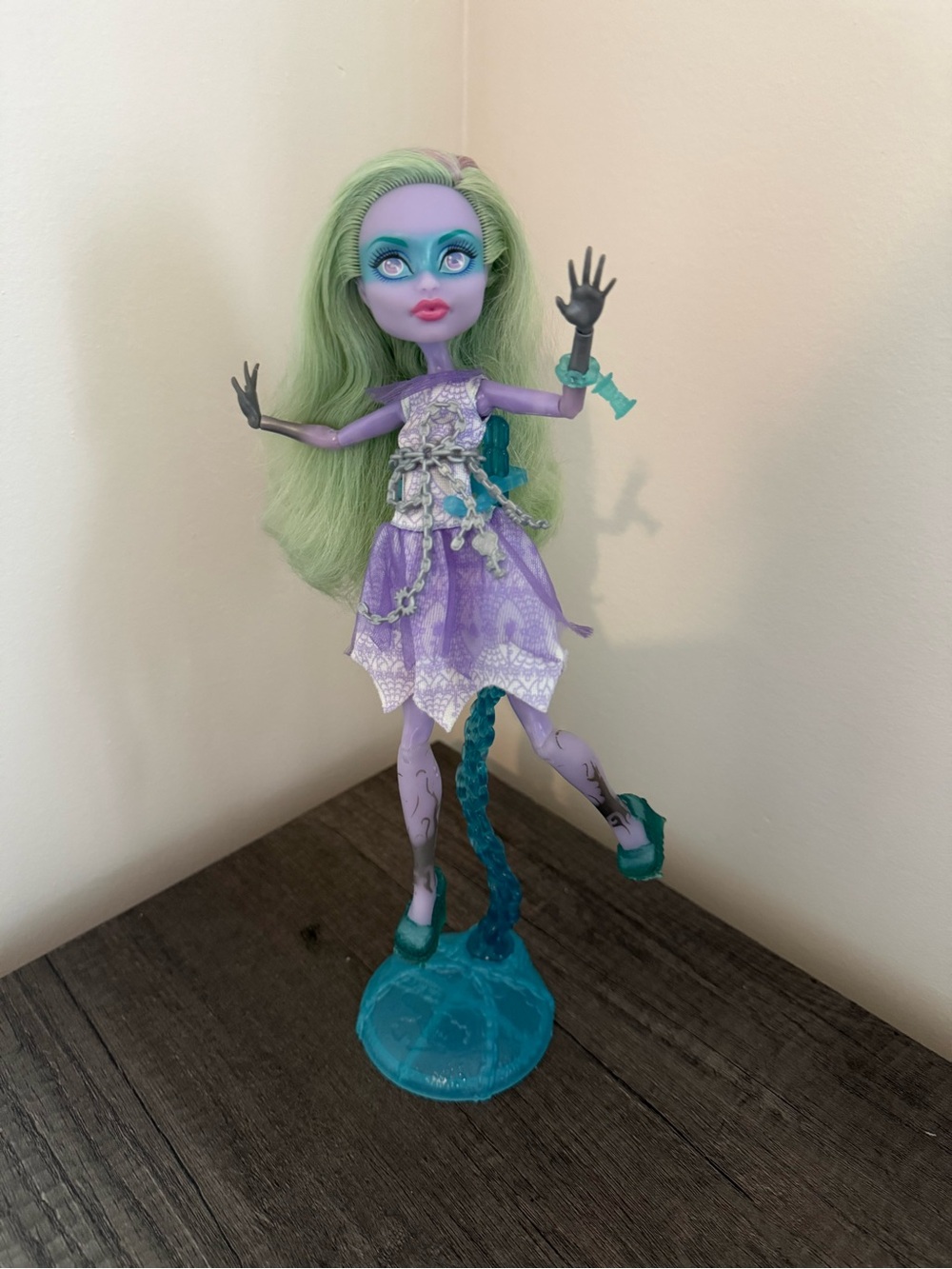Monster High Haunted "Getting Ghostly" Twyla Doll 💜